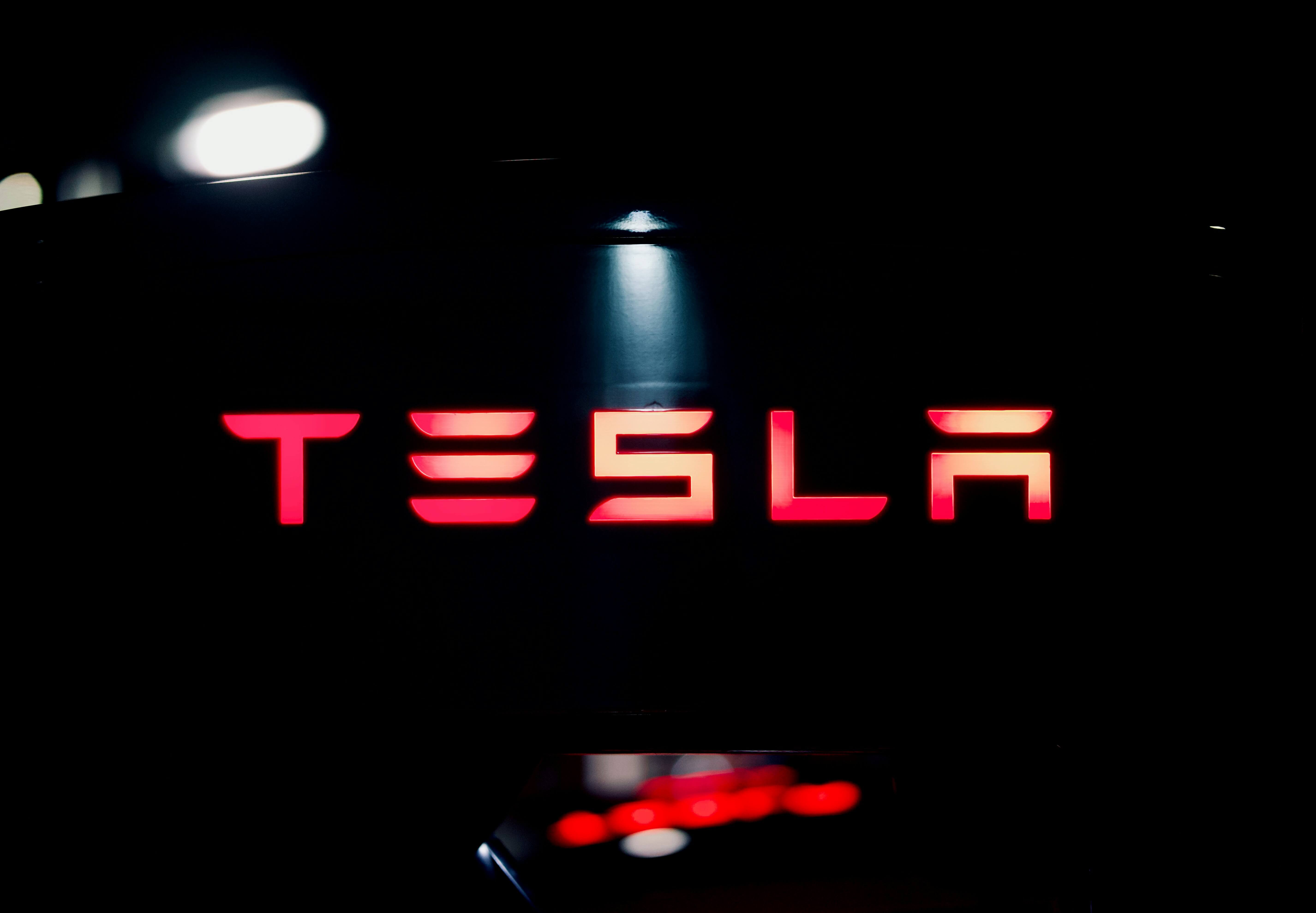 Logo de Tesla