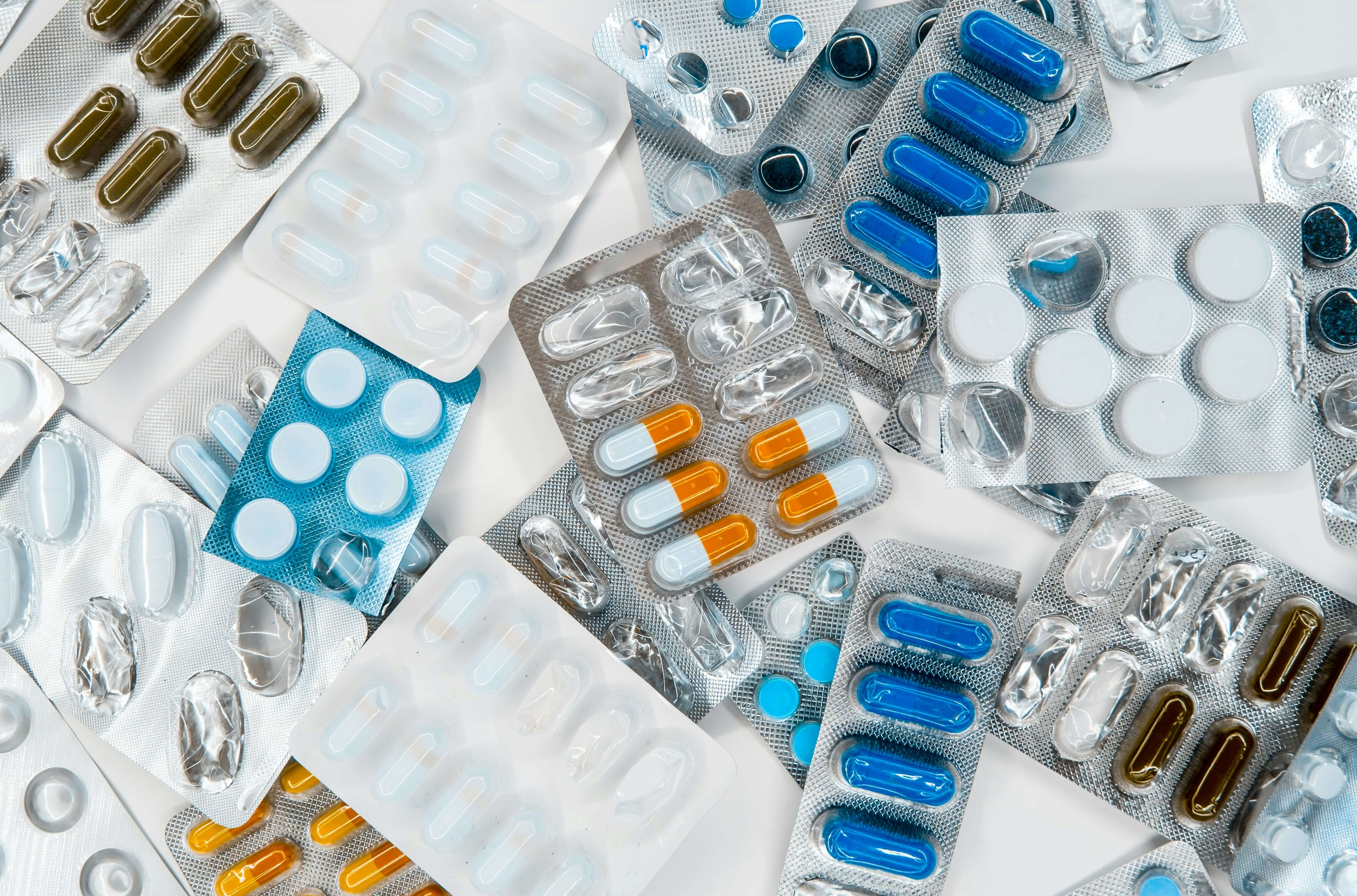 Imagen de medicamentos en un artículo sobre la subida de las acciones de Bayer