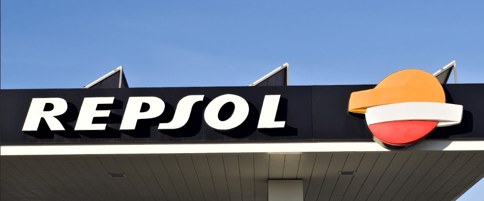 Imagen de una gasolinera de Repsol