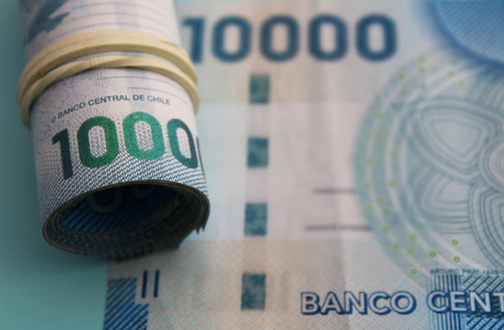 Finanzas en Chile, billetes de diez mil pesos en efectivo