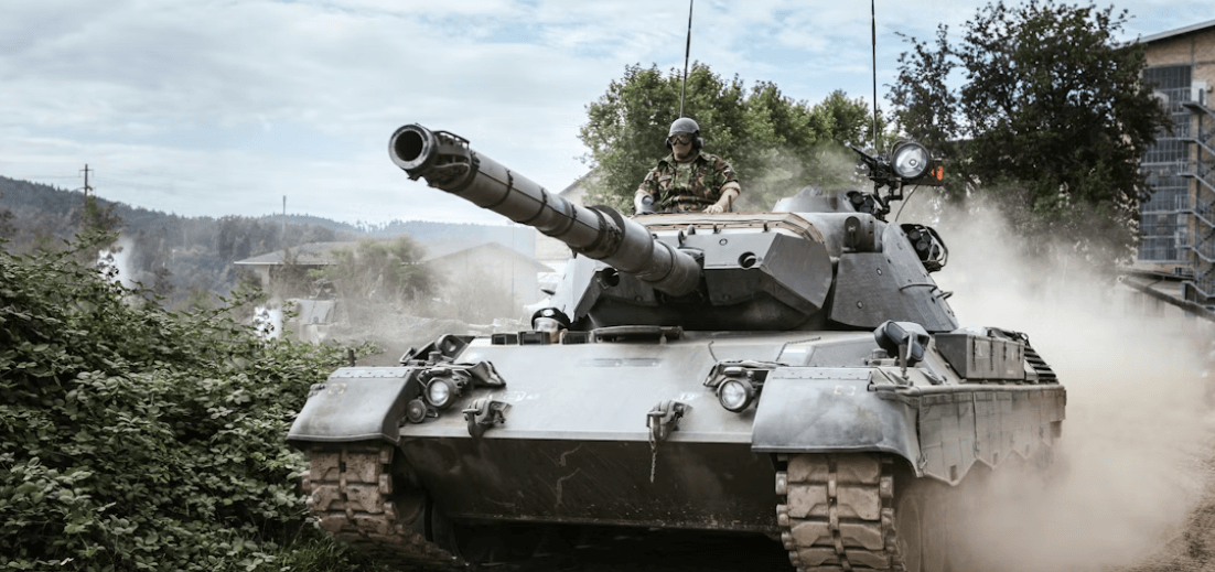 Imagen de un tanque en un artÃ­culo sobre Trump y el petrÃ³leo de IrÃ¡n