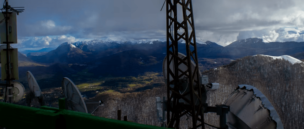 Imagen de molinos eÃ³licos en un artÃ­culo sobre las acciones de Cellnex