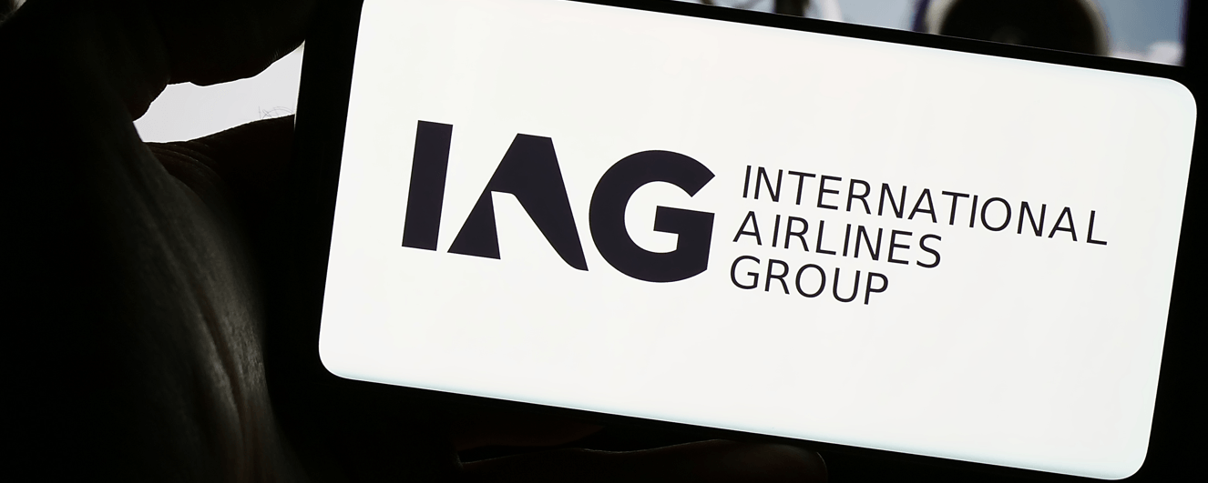 Imagen de un mÃ³vil en el que se puede leer IAG