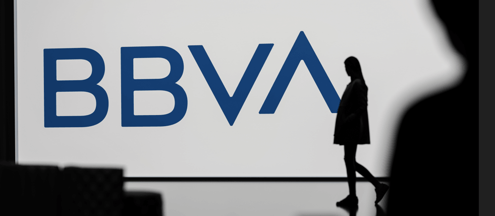 Imagen de una pantalla en la que se lee BBVA
