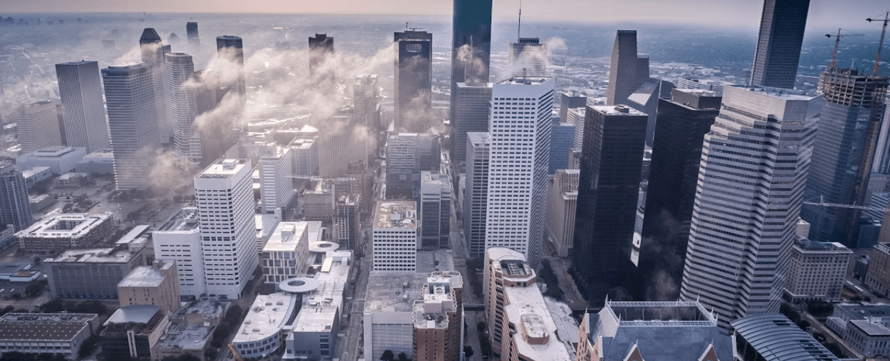 Imagen de una ciudad con varios edificios