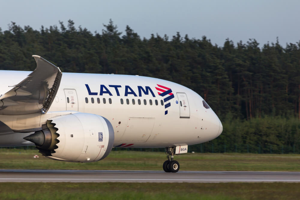 un avion latam