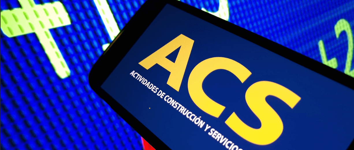 Imagen de un mÃ³vil con el logo de ACS