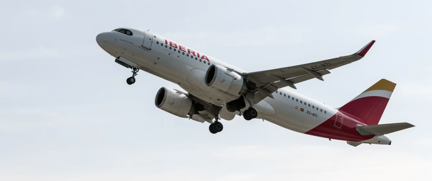 Imagen de un aviÃ³n de Iberia, de IAG