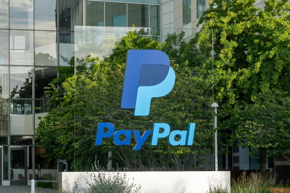 la fachada de una oficina paypal