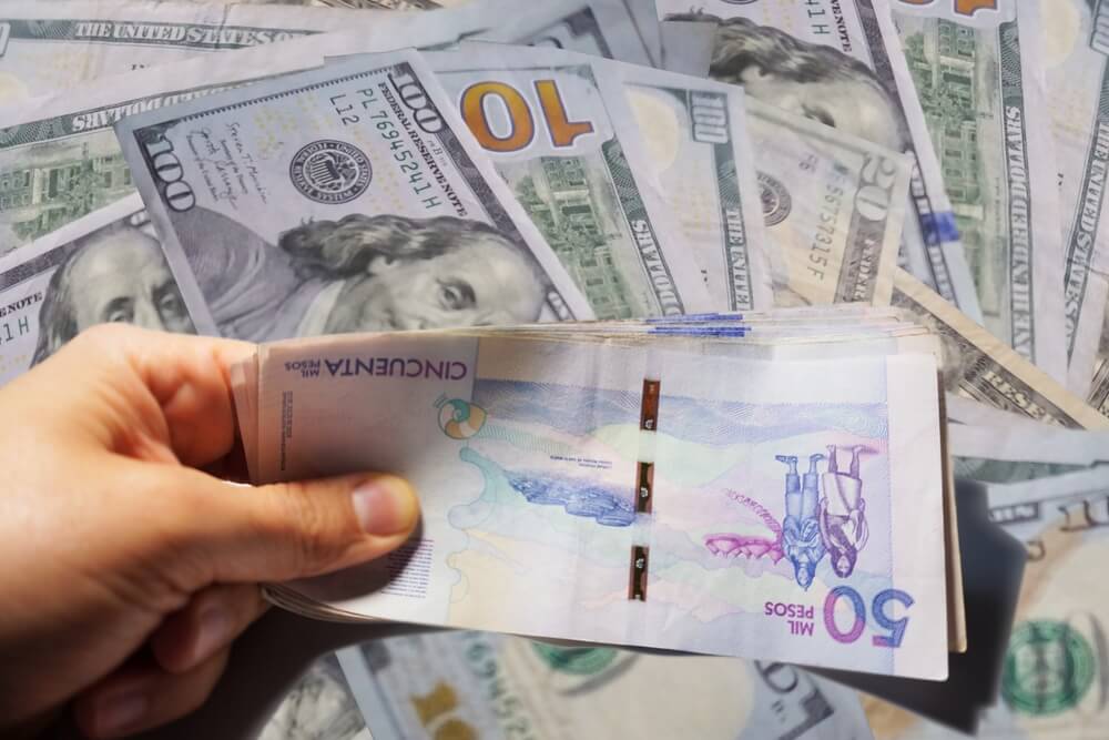 Dolar y peso colombiano