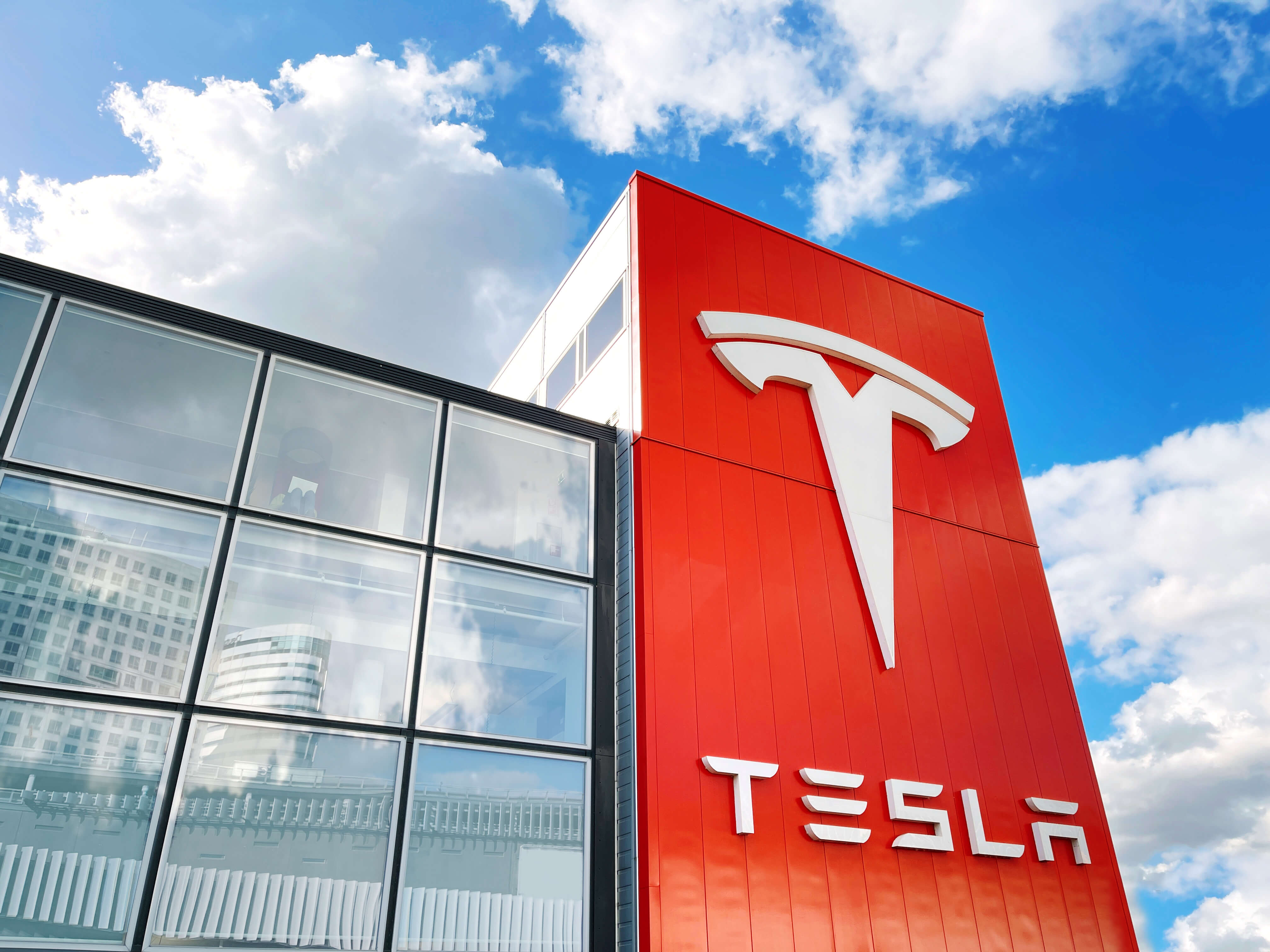 Sucursal de Tesla