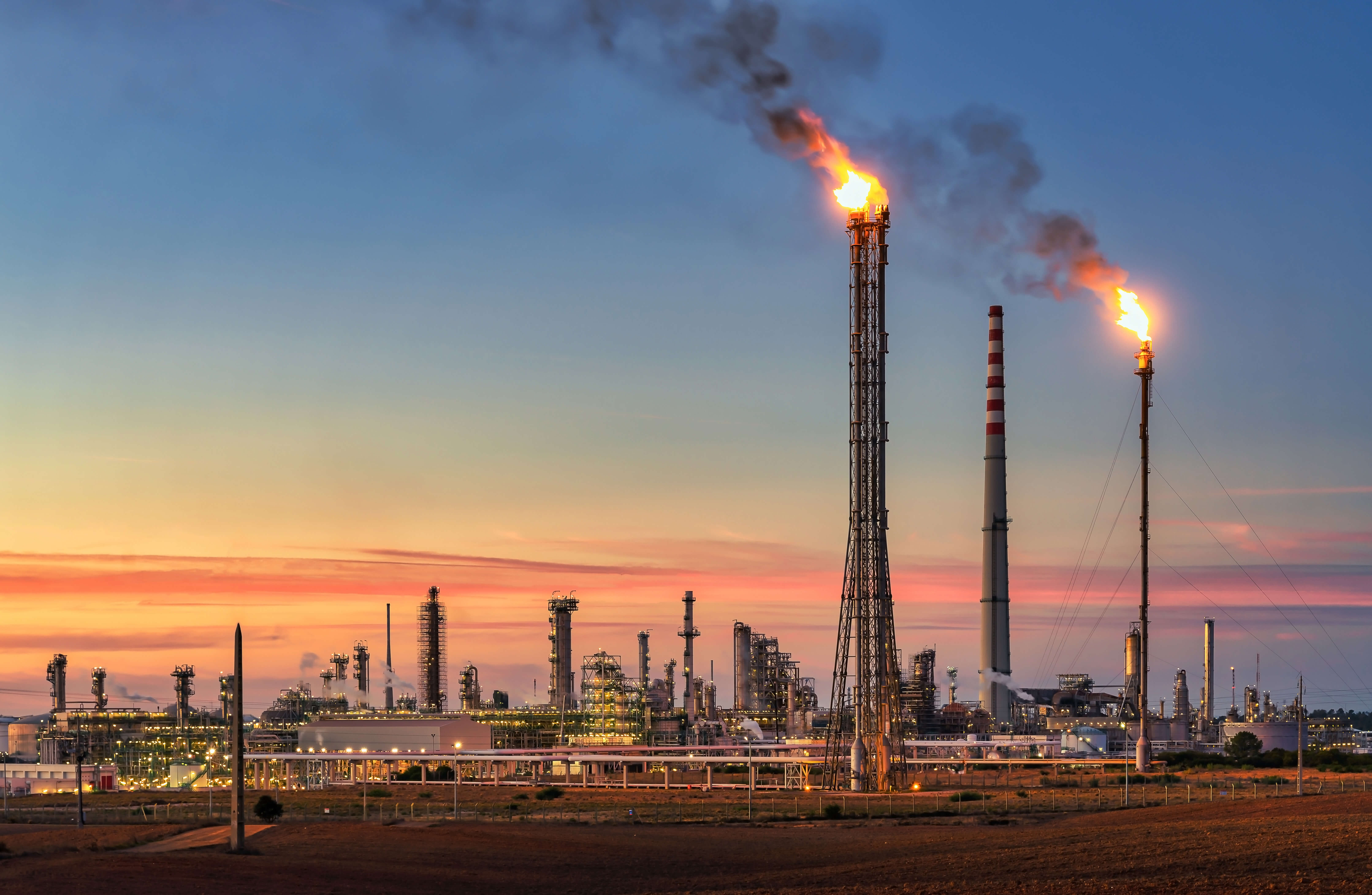 Imagen de una petrolera en un artículo sobre las acciones de Repsol